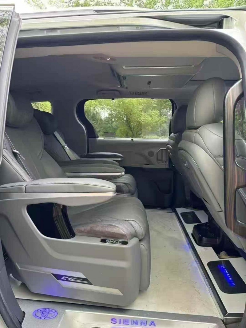 聊城22年丰田塞纳5