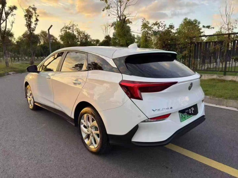 苏州24年别克微蓝7