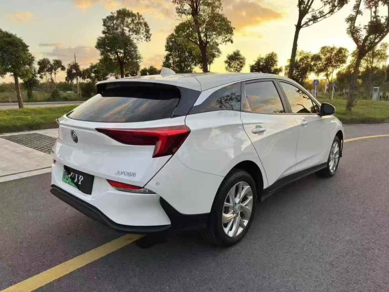 苏州24年别克微蓝8