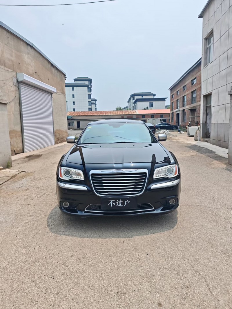 朝阳13年克莱斯勒300C1