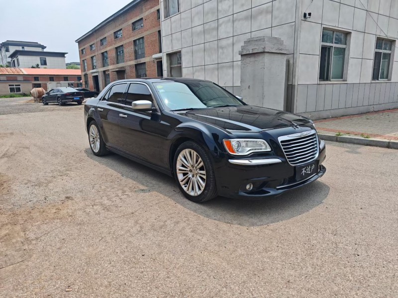 朝阳13年克莱斯勒300C2