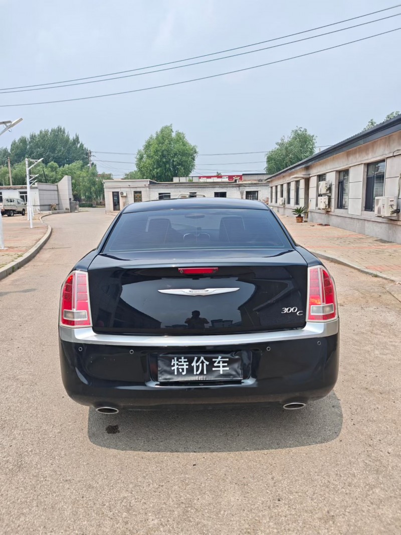 朝阳13年克莱斯勒300C4