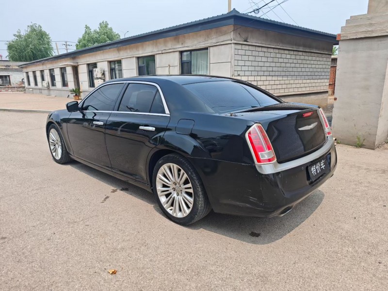 朝阳13年克莱斯勒300C5