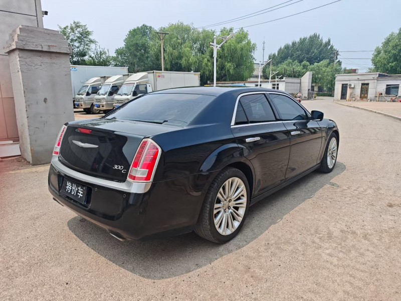 朝阳13年克莱斯勒300C6