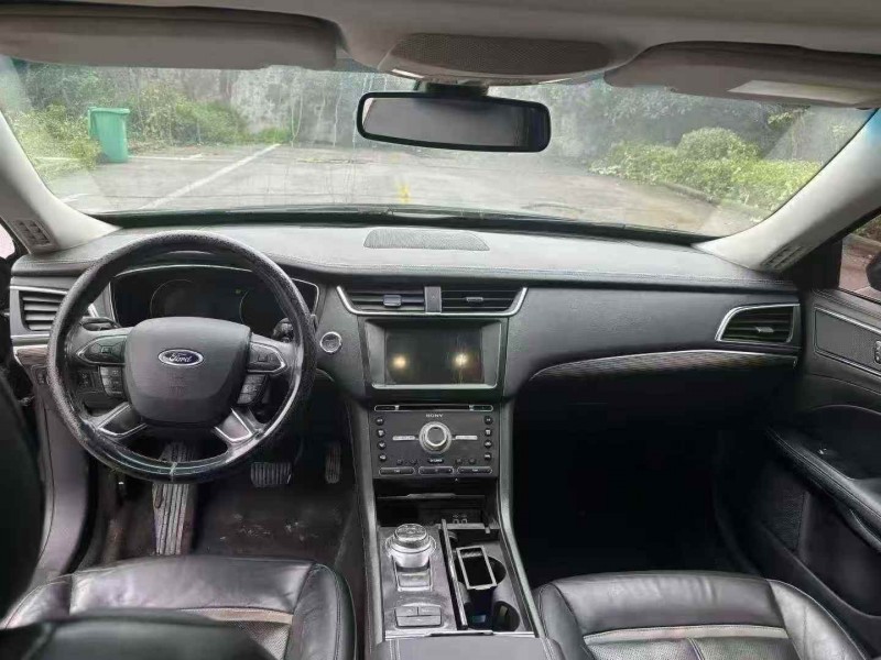 襄阳19年福特金牛座8