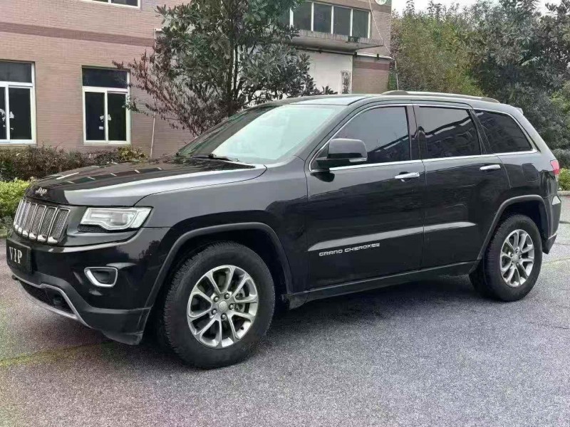 襄阳14年Jeep大切诺基2