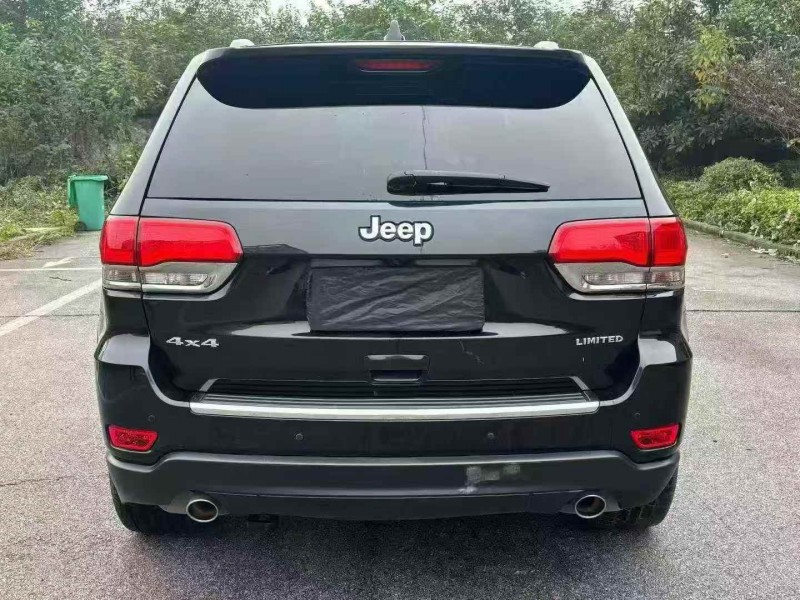 襄阳14年Jeep大切诺基4