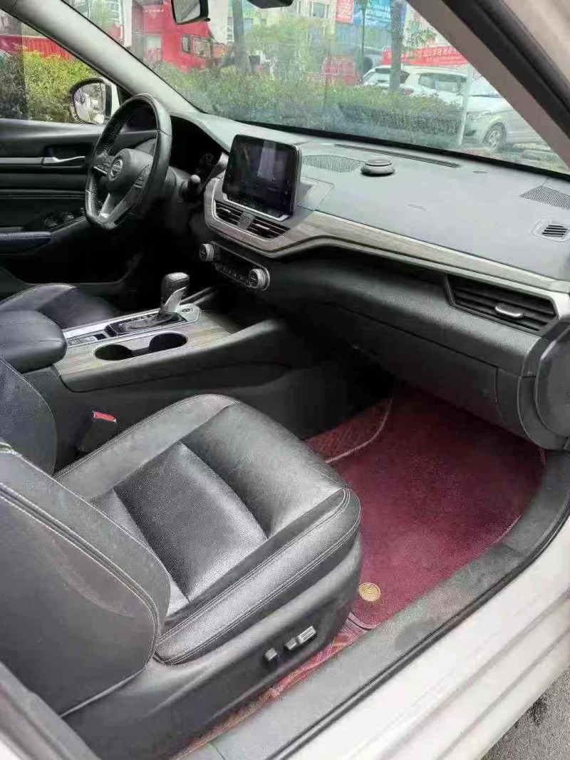 襄阳21年日产天籁5