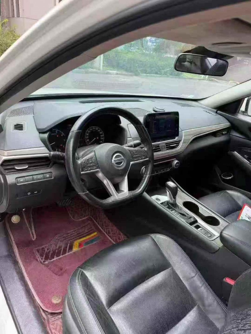 襄阳21年日产天籁8