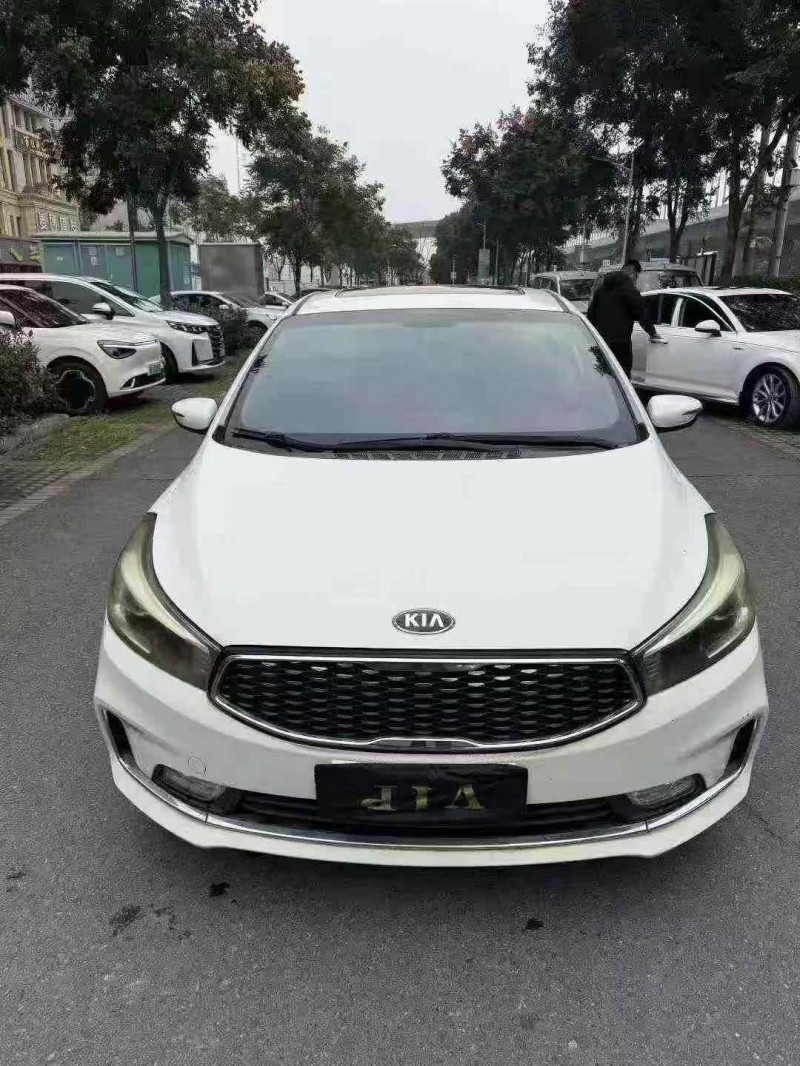 襄阳19年起亚K32