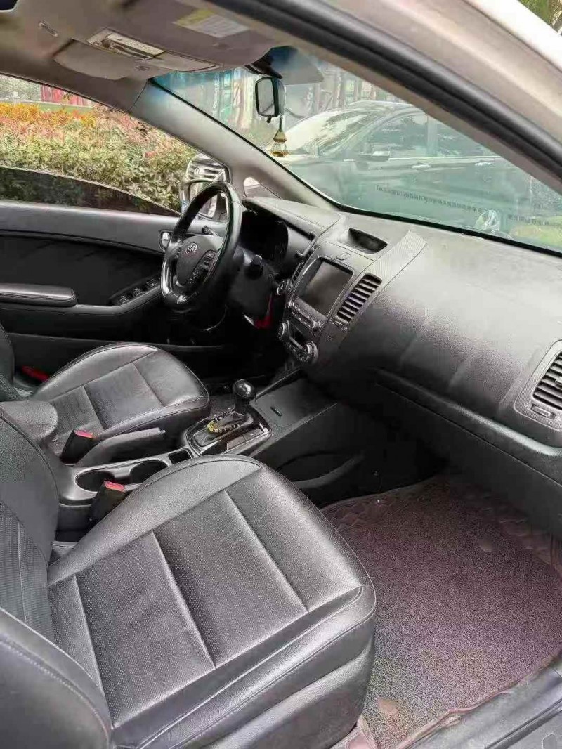 襄阳19年起亚K35