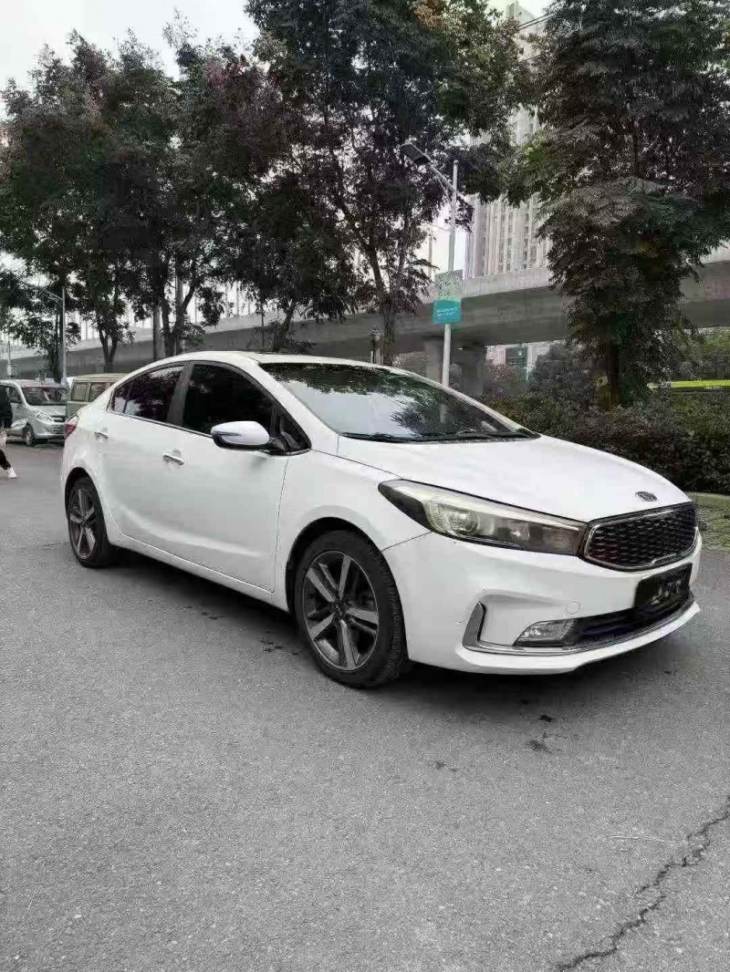 襄阳19年起亚K36