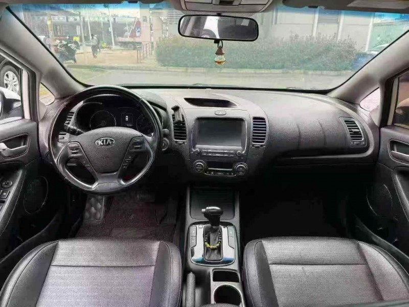 襄阳19年起亚K38