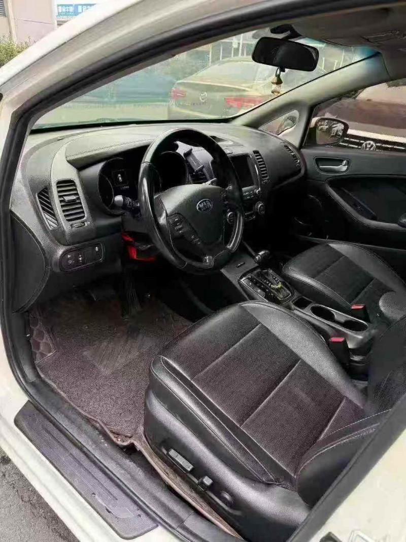 襄阳19年起亚K39