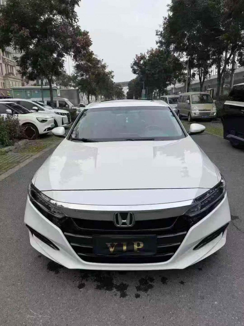 襄阳19年本田雅阁2