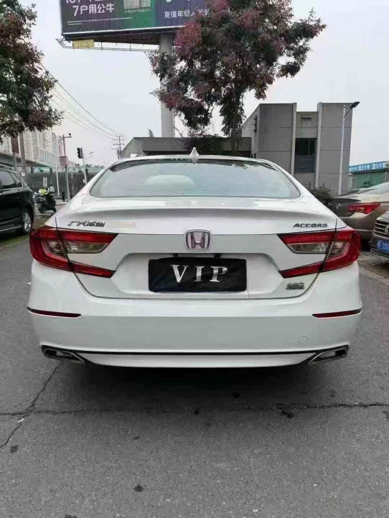 襄阳19年本田雅阁4