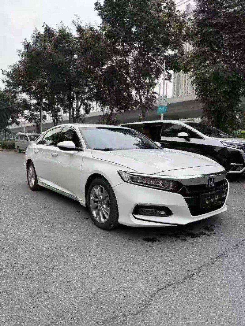 襄阳19年本田雅阁6