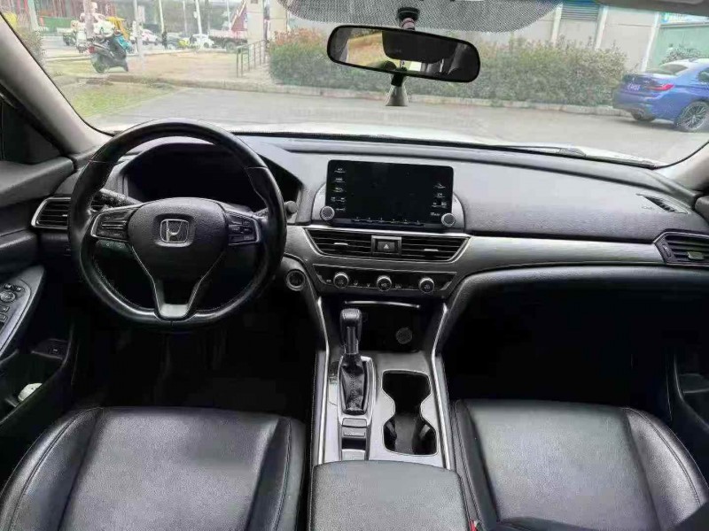 襄阳19年本田雅阁8