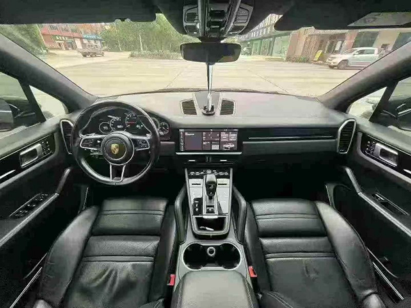 襄阳18年保时捷卡宴8