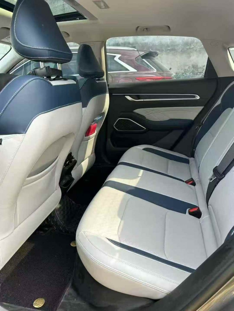 日照23年吉利帝豪6