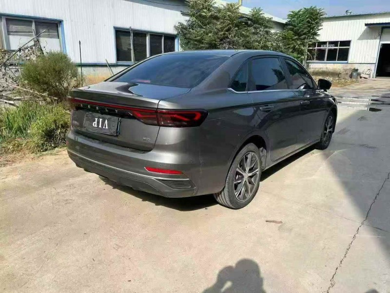 日照23年吉利帝豪8