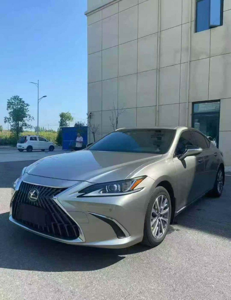襄阳22年雷克萨斯ES3