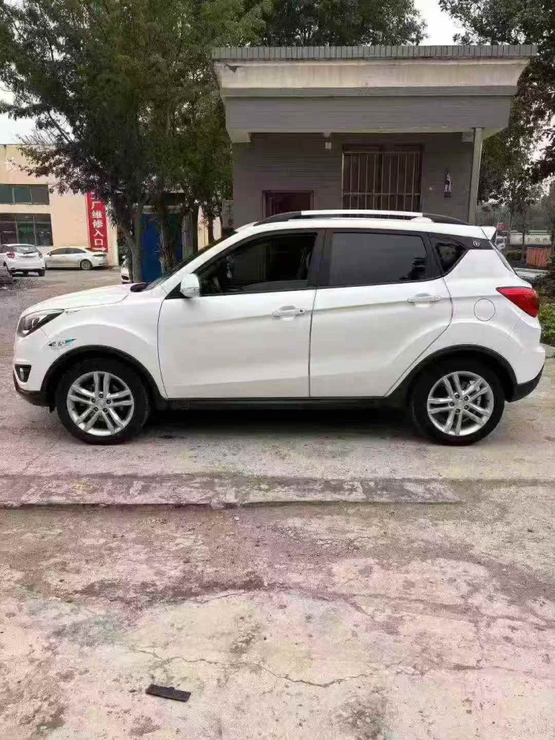 襄阳19年长安汽车CS359