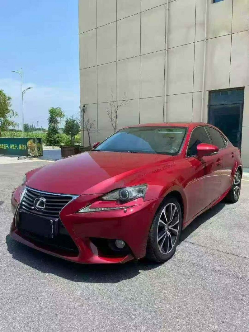 襄阳14年雷克萨斯IS3