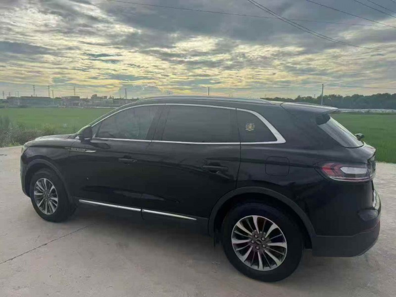 苏州21年林肯航海家8