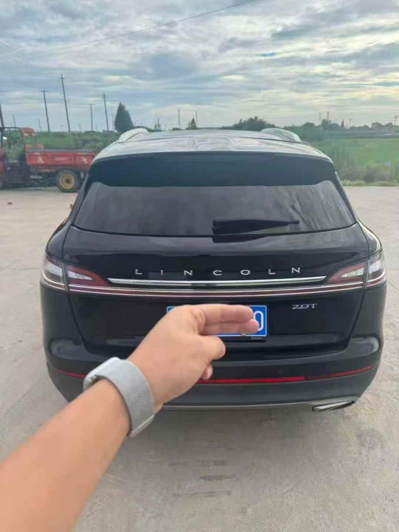 苏州21年林肯航海家9