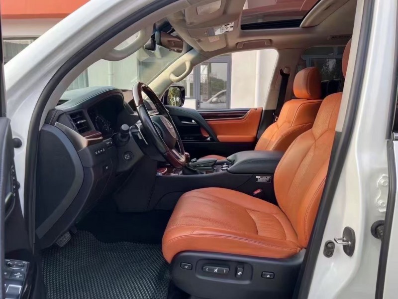 唐山17年雷克萨斯LX4