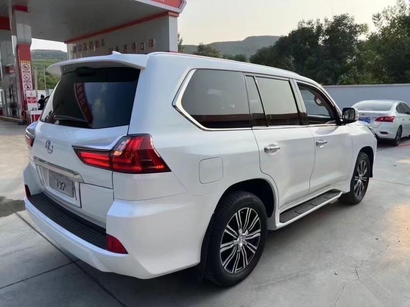 唐山17年雷克萨斯LX9