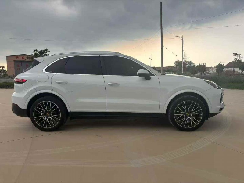 苏州18年保时捷卡宴2