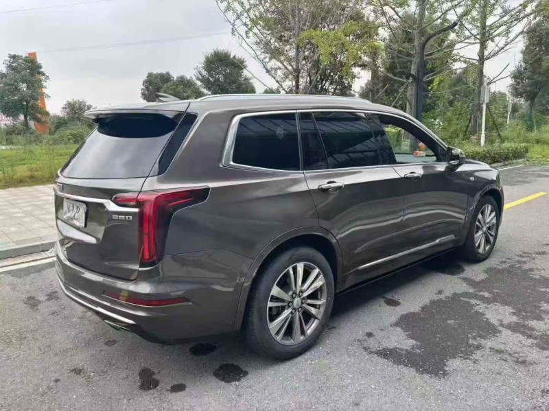 怀化20年凯迪拉克XT68