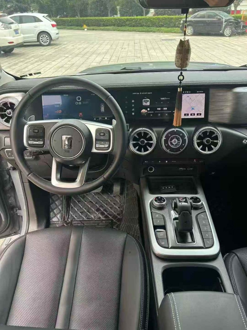 南京23年长城汽车坦克4