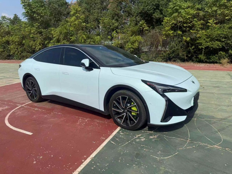 盐城24年极狐汽车阿尔法3