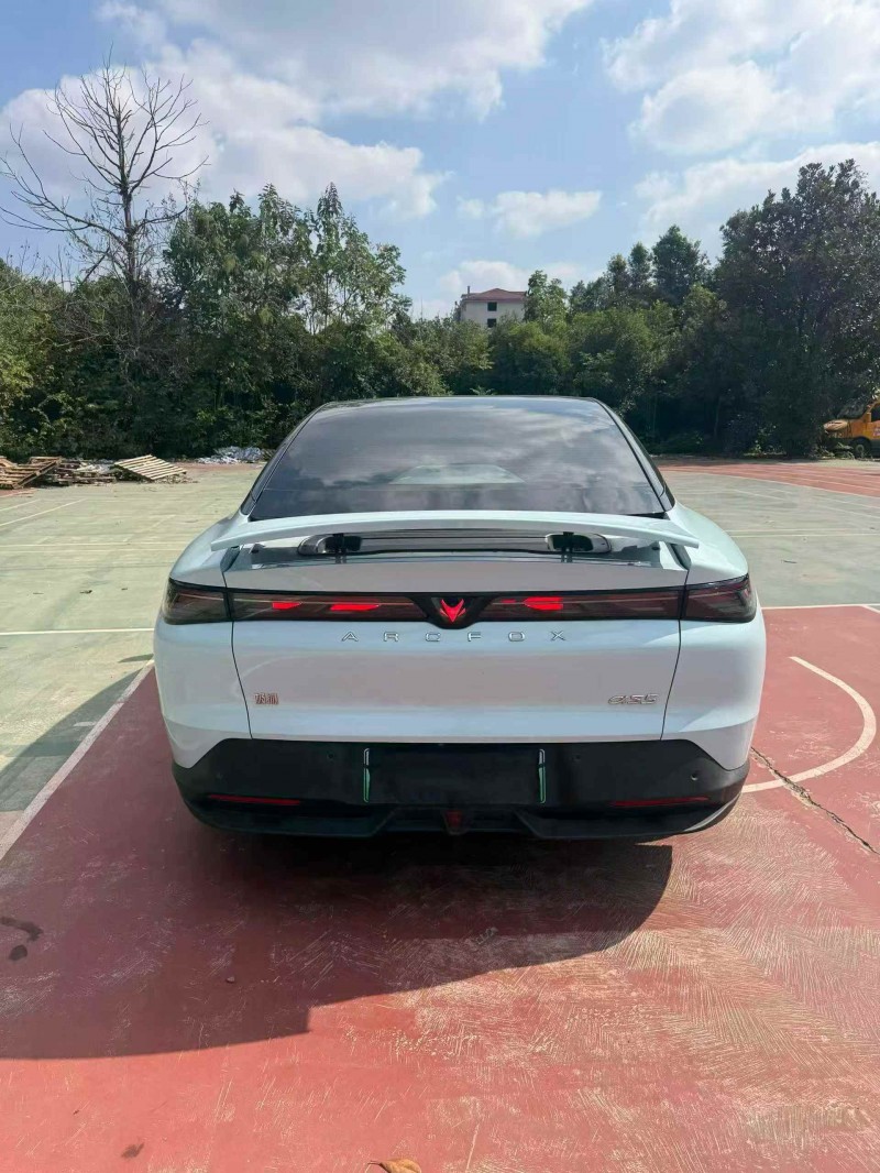 盐城24年极狐汽车阿尔法9