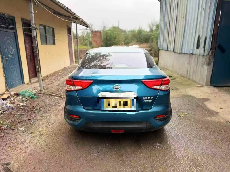 菏泽16年日产蓝鸟9