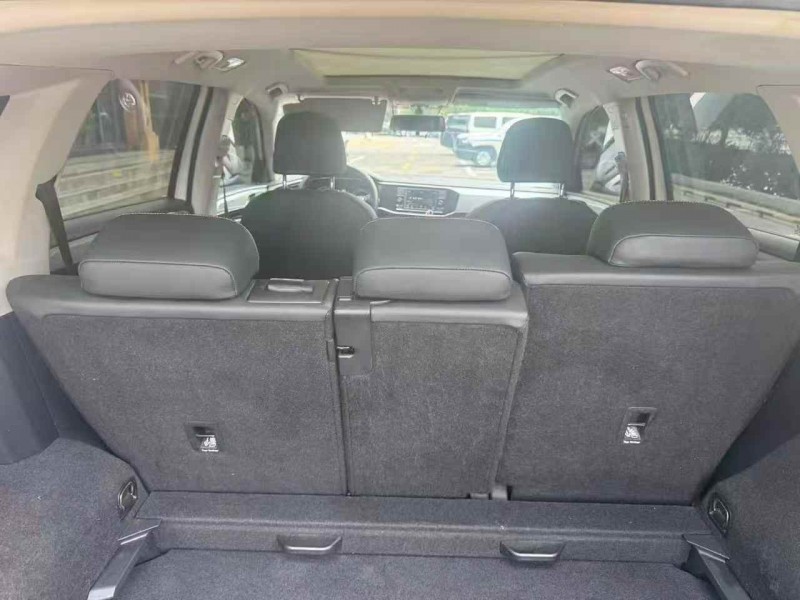 菏泽20年大众探岳6