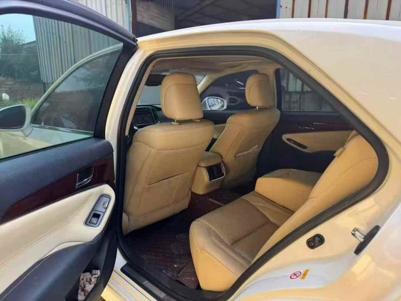 菏泽16年丰田皇冠4