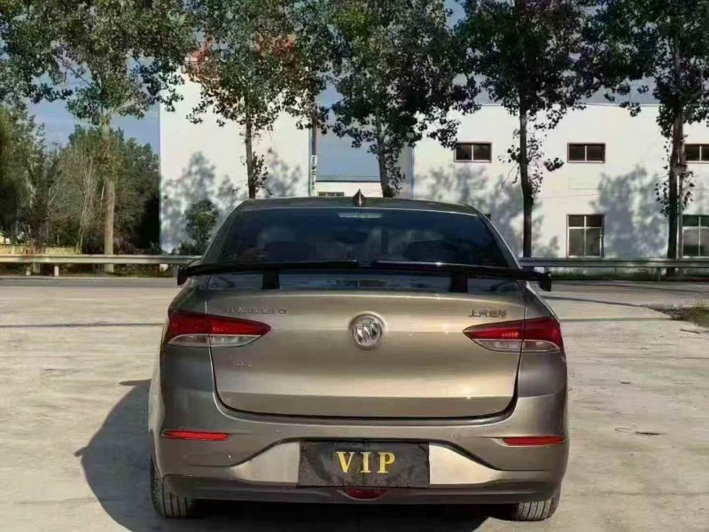 菏泽19年别克英朗9