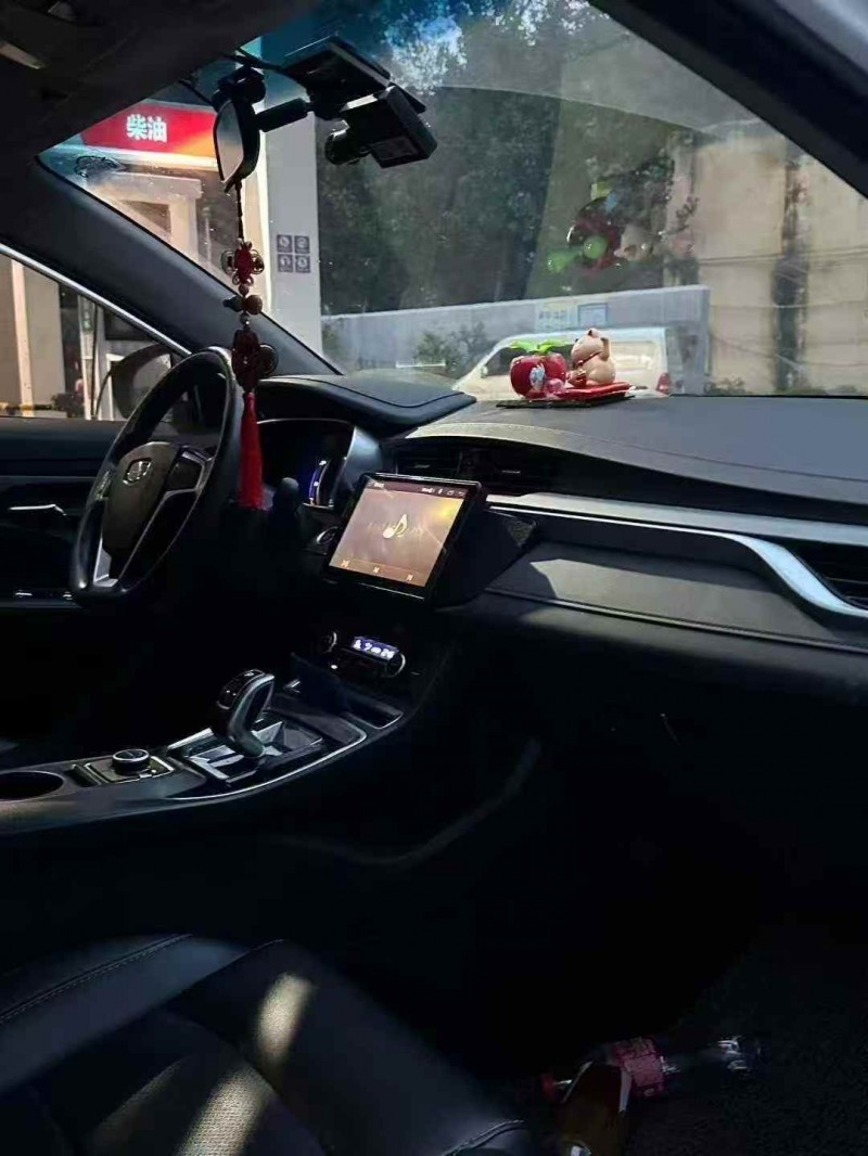 菏泽19年吉利帝豪5