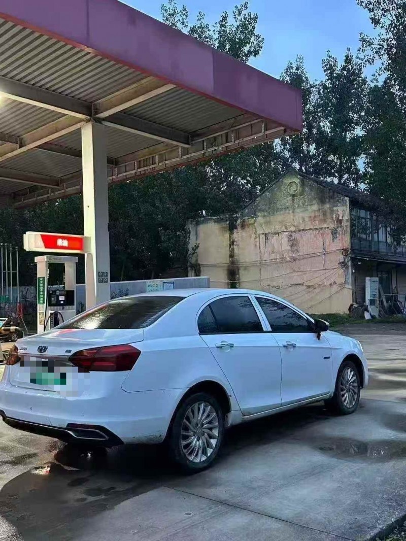 菏泽19年吉利帝豪8