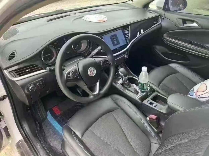 菏泽17年别克威朗5