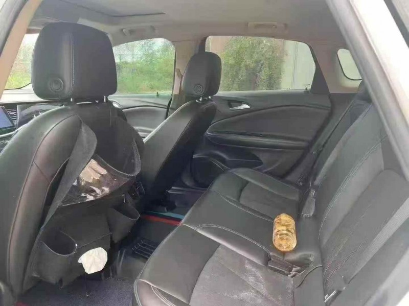 菏泽17年别克威朗6