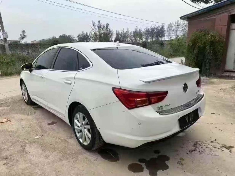 菏泽17年别克威朗7