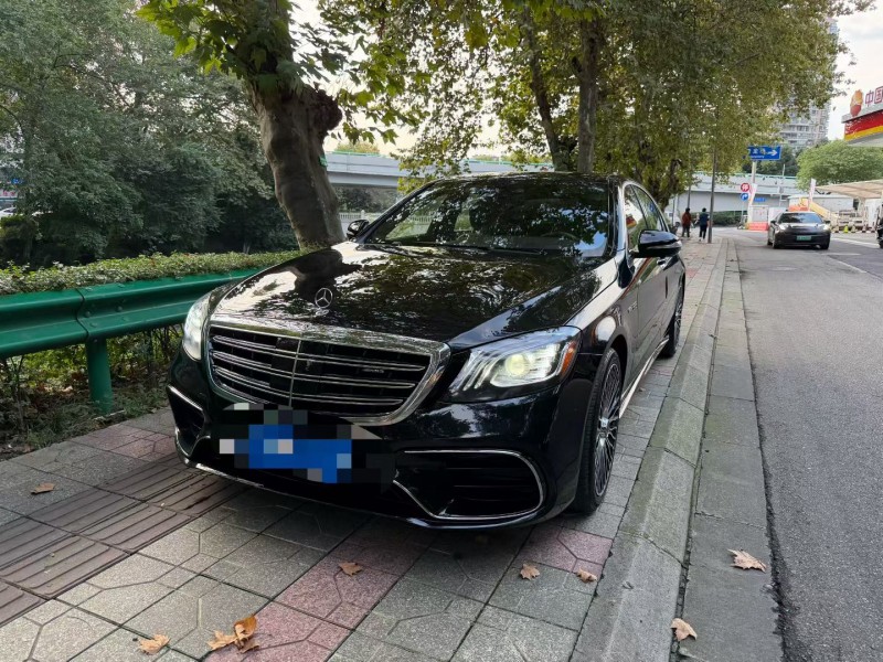 南昌19年奔驰迈巴赫S级3