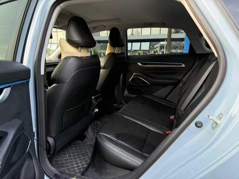 东莞23年吉利帝豪5