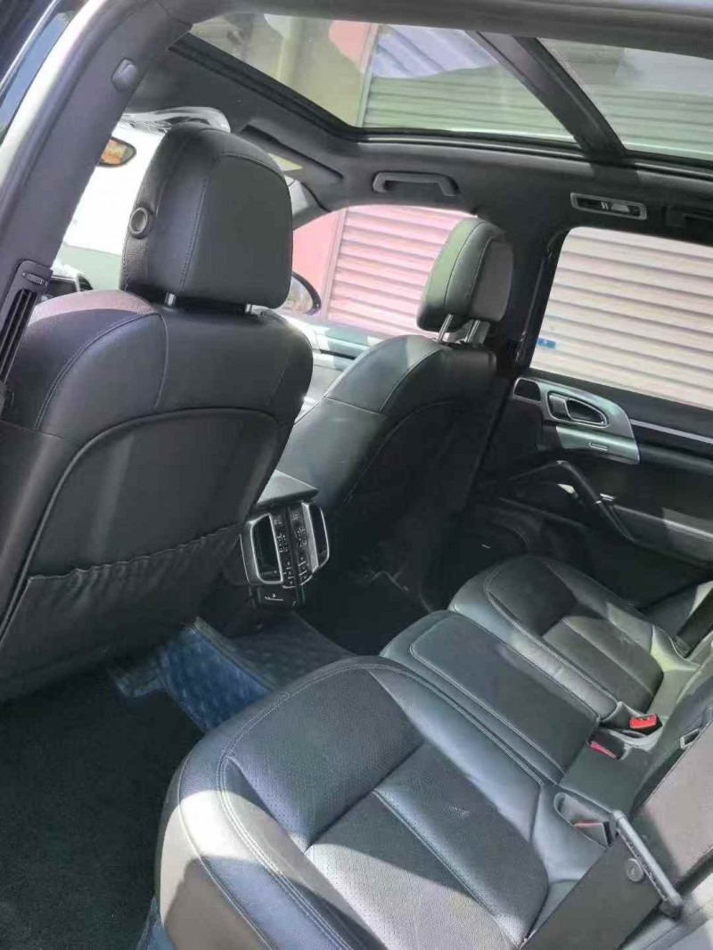 济南15年保时捷卡宴6