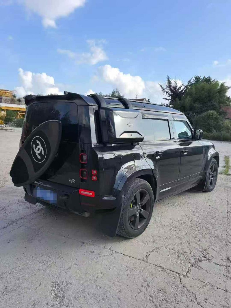 滨州21年路虎卫士8